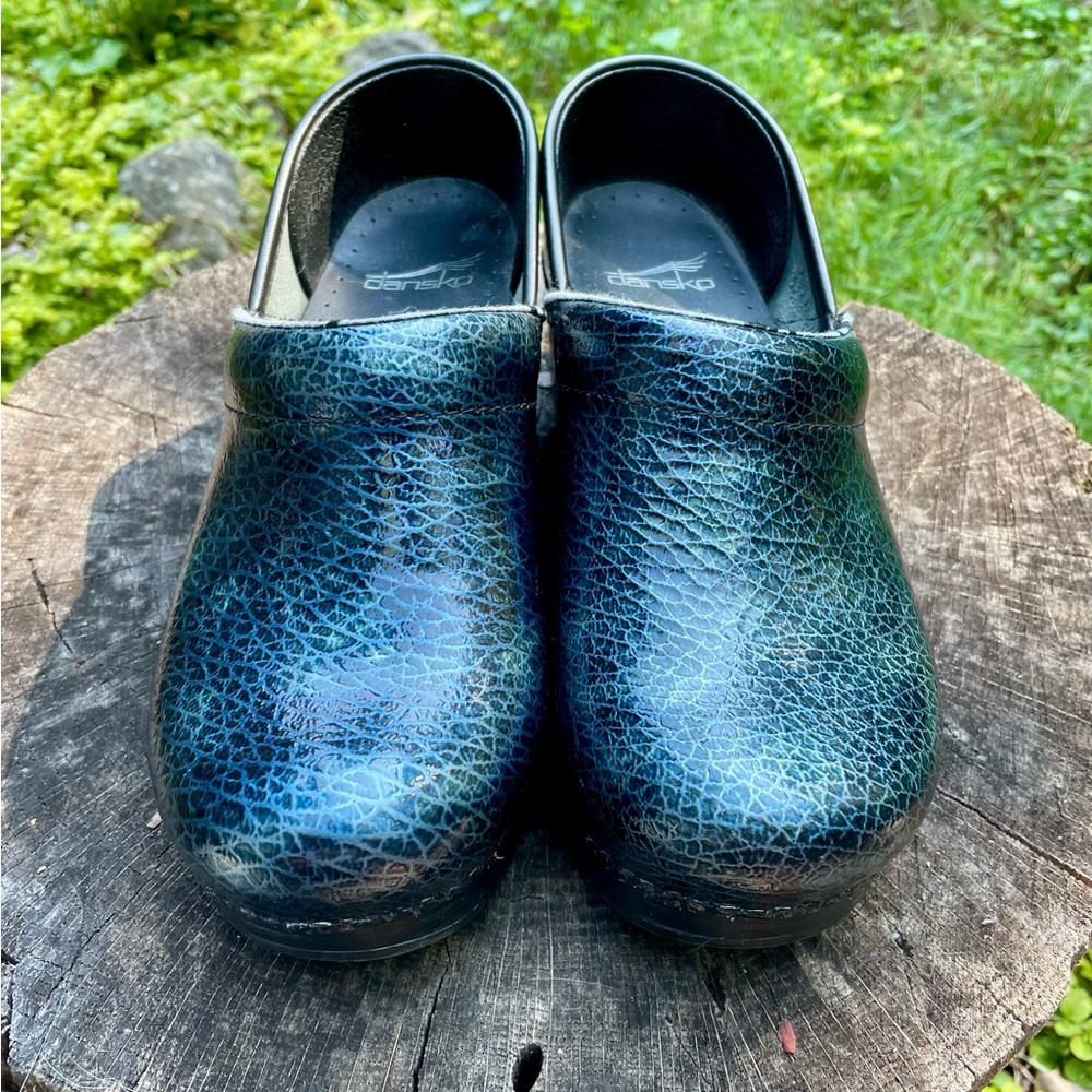 Women’s Dansko Blue Crackle Professional Clog